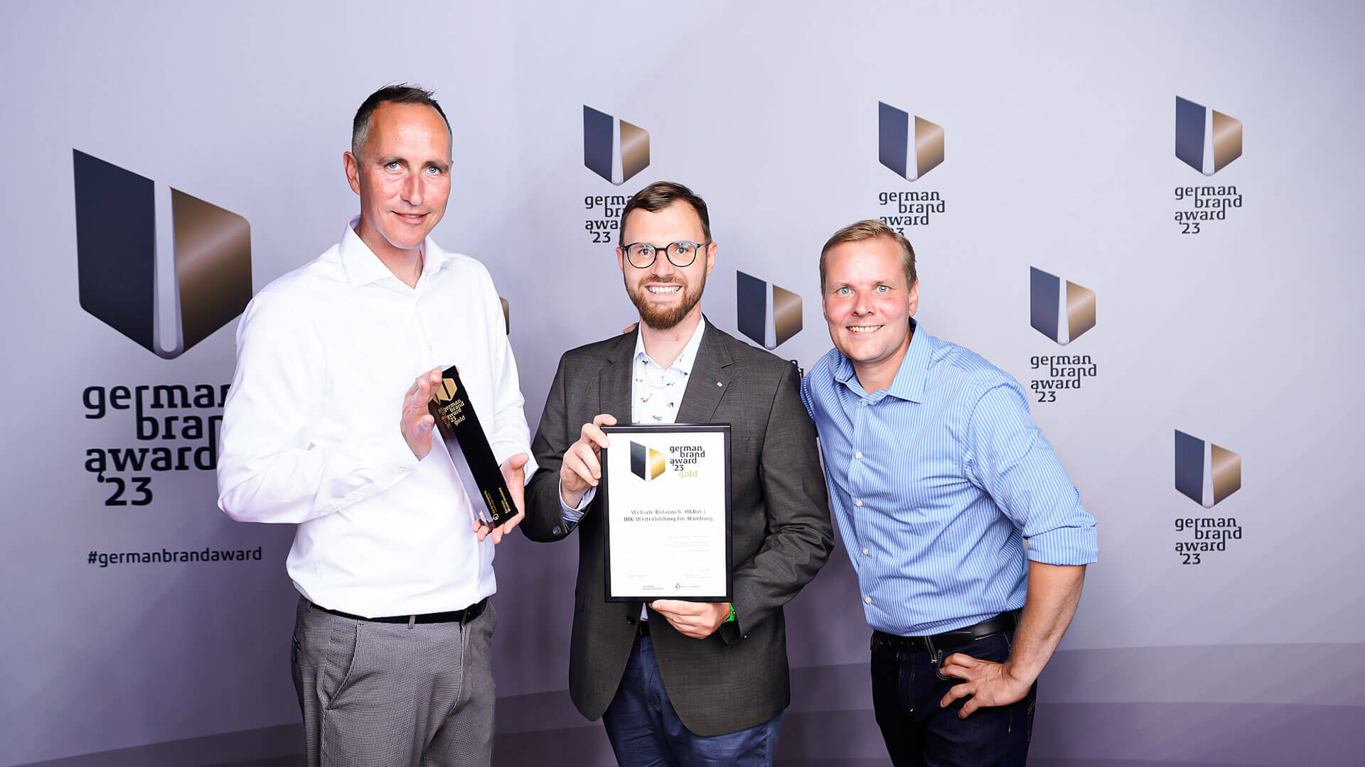 HKBiS Handelskammer Hamburg Bildungs-Service | German-Brand-Award-2023 | von links: Christian Hameister, Adrian Hönig, Philipp Fischbeck